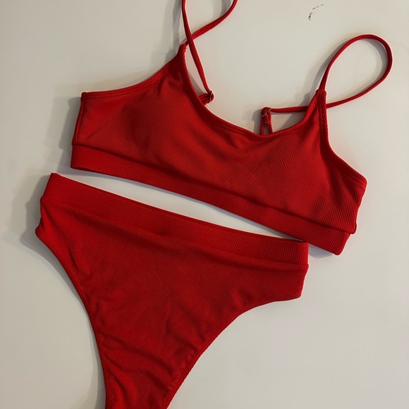 ✨Red Bikini Set✨ - Picture 2 of 2